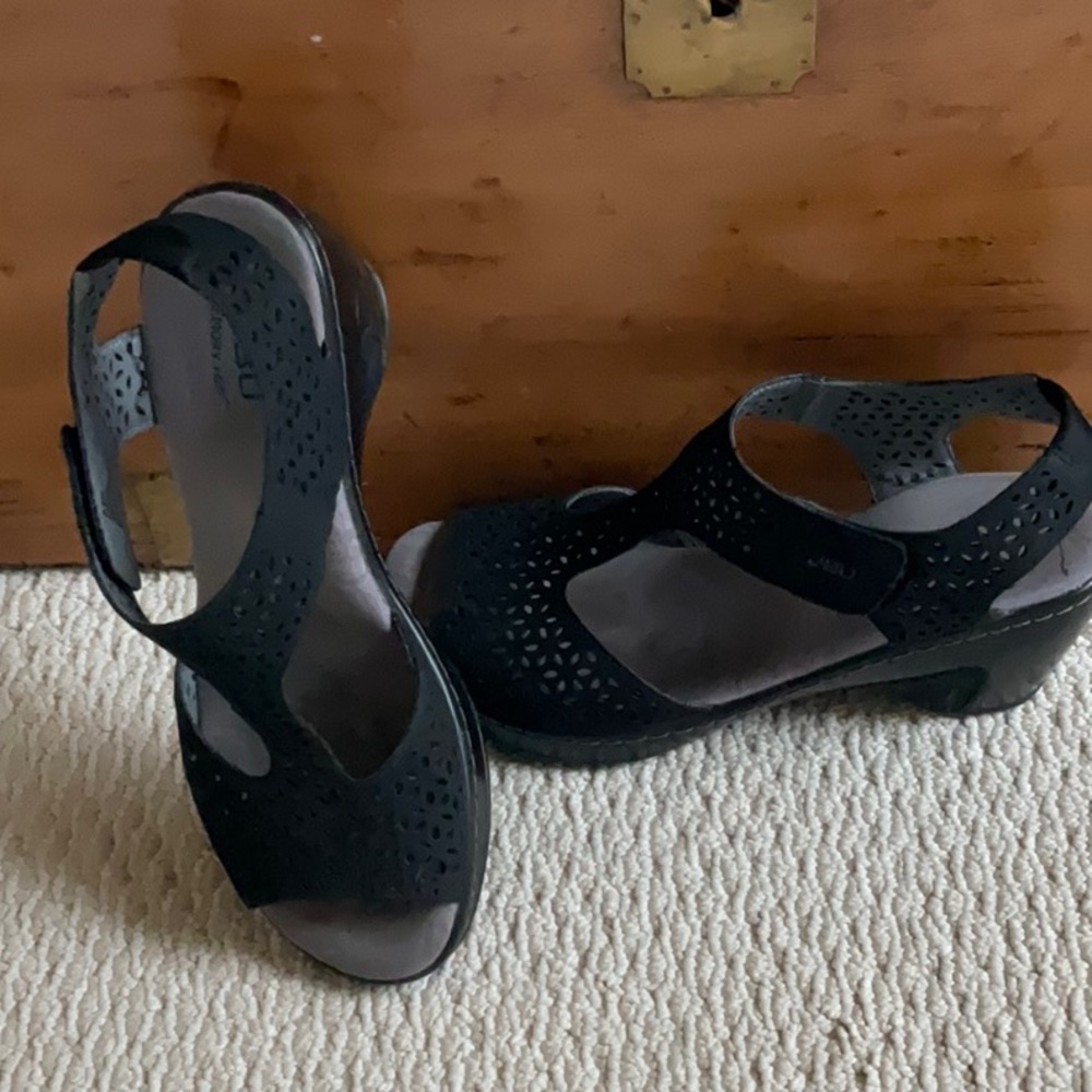 JBU/ Jambu sandal 8.5
